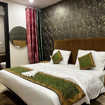 Roomquet Comfort Inn Prayagraj Exterior photo