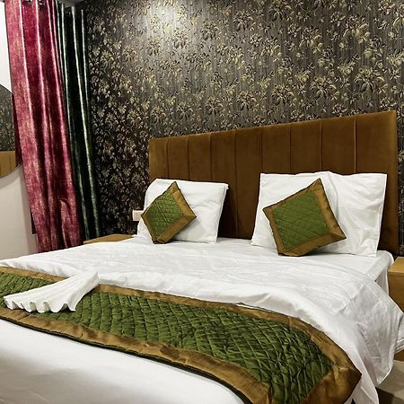 Roomquet Comfort Inn Prayagraj Exterior photo