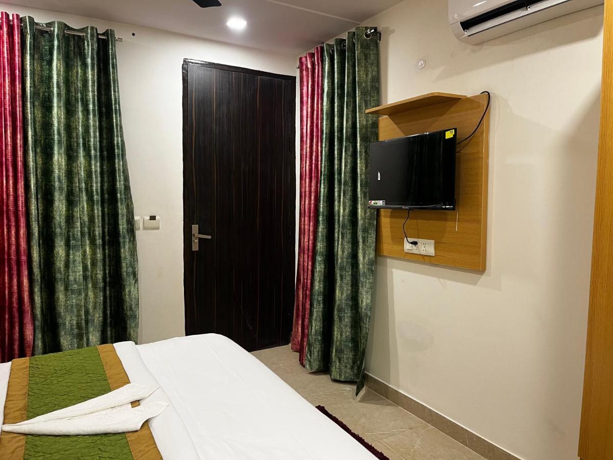 Roomquet Comfort Inn Prayagraj Exterior photo