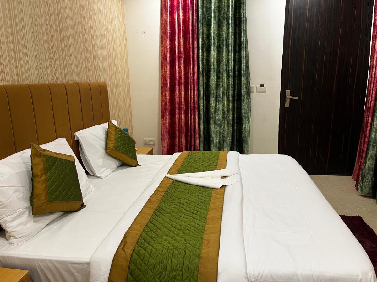 Roomquet Comfort Inn Prayagraj Exterior photo