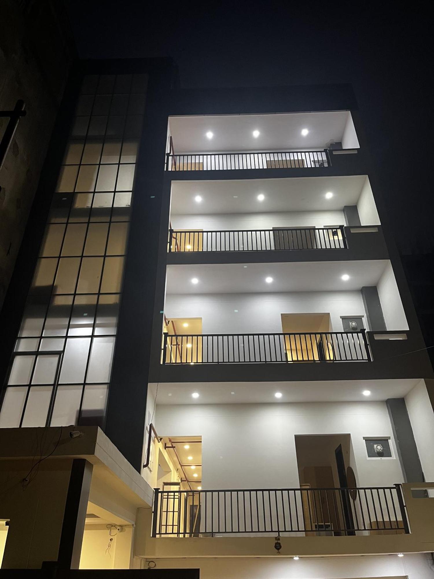 Roomquet Comfort Inn Prayagraj Exterior photo