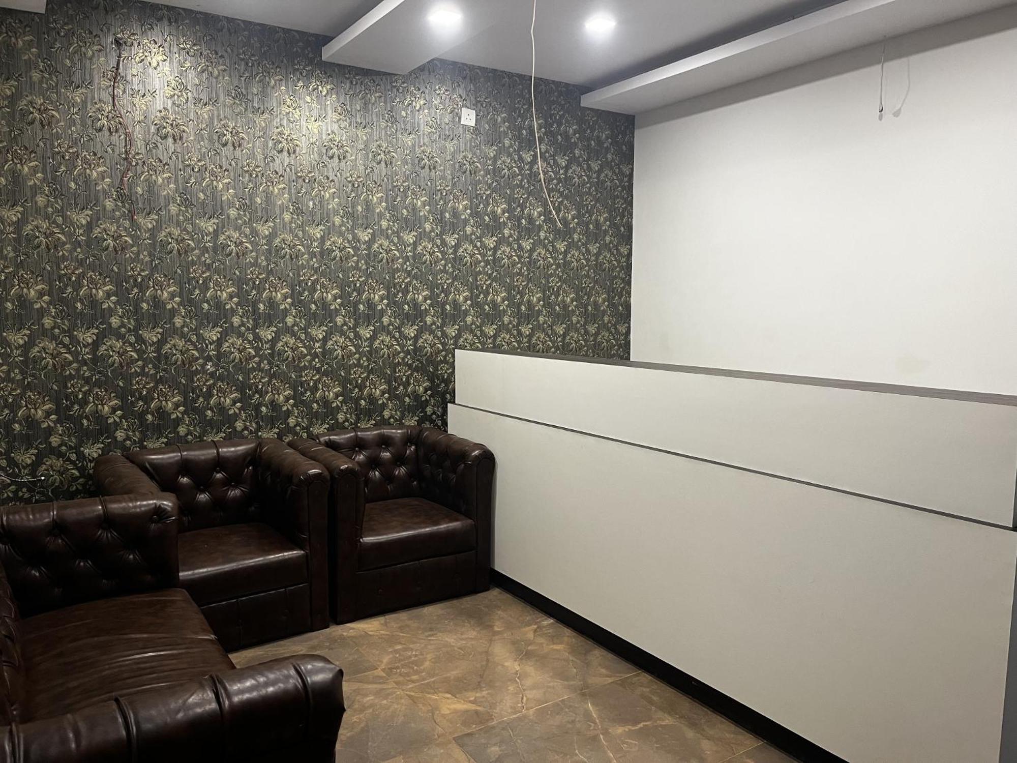 Roomquet Comfort Inn Prayagraj Exterior photo